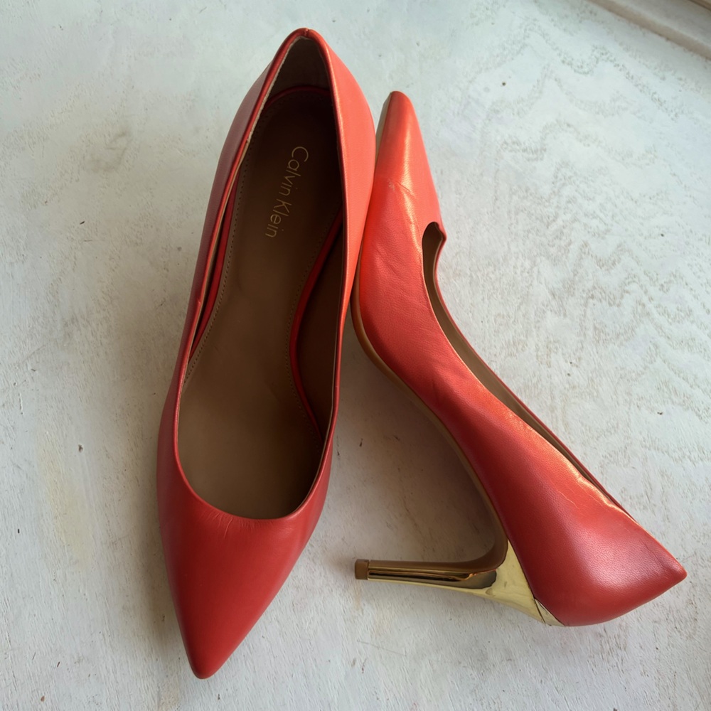 Calvin Klein Gayle gold heel pointy stilettos salmon color